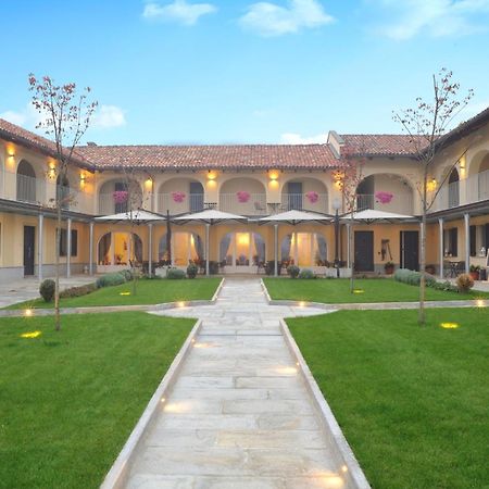 Agriturismo Cascina Varie Castagnito Exteriér fotografie