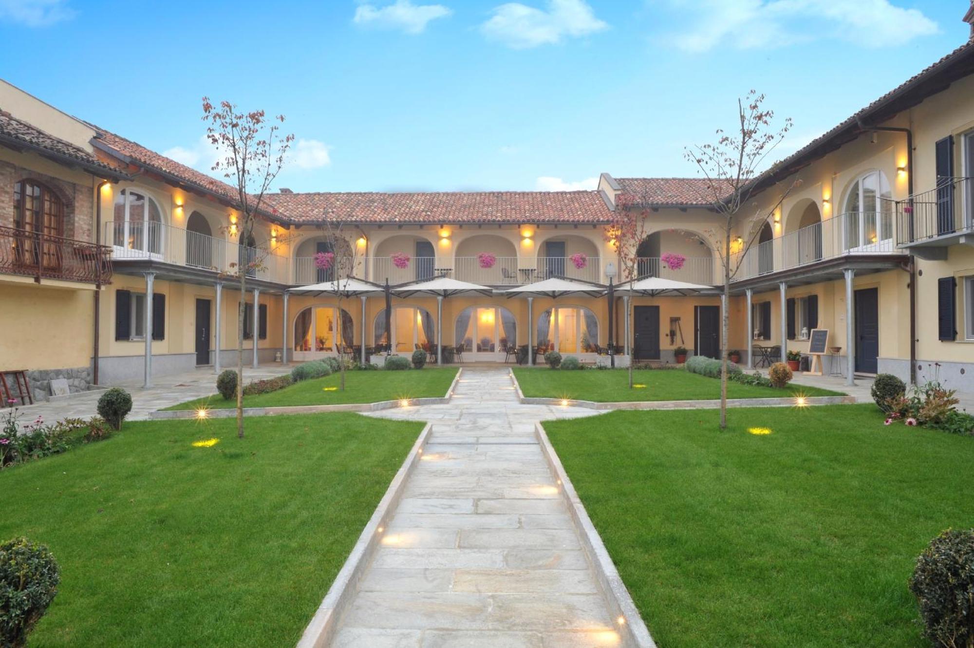 Agriturismo Cascina Varie Castagnito Exteriér fotografie