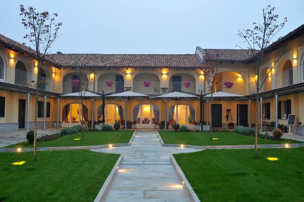 Agriturismo Cascina Varie Castagnito Exteriér fotografie