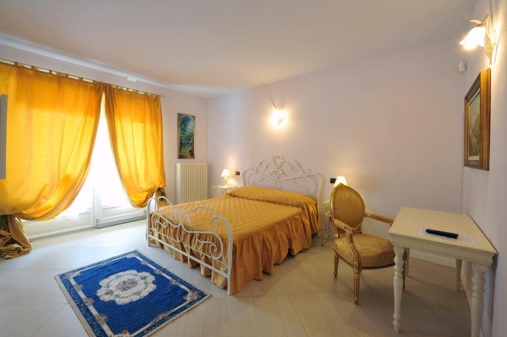Agriturismo Cascina Varie Castagnito Exteriér fotografie