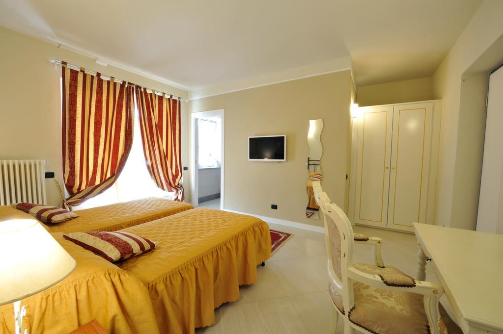 Agriturismo Cascina Varie Castagnito Exteriér fotografie