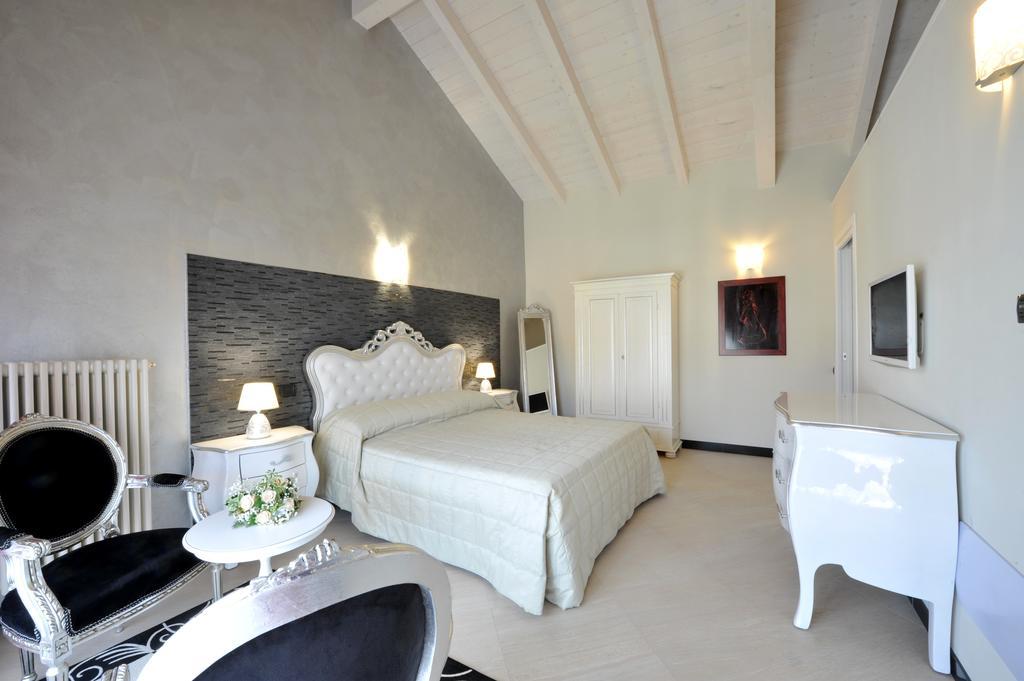 Agriturismo Cascina Varie Castagnito Exteriér fotografie