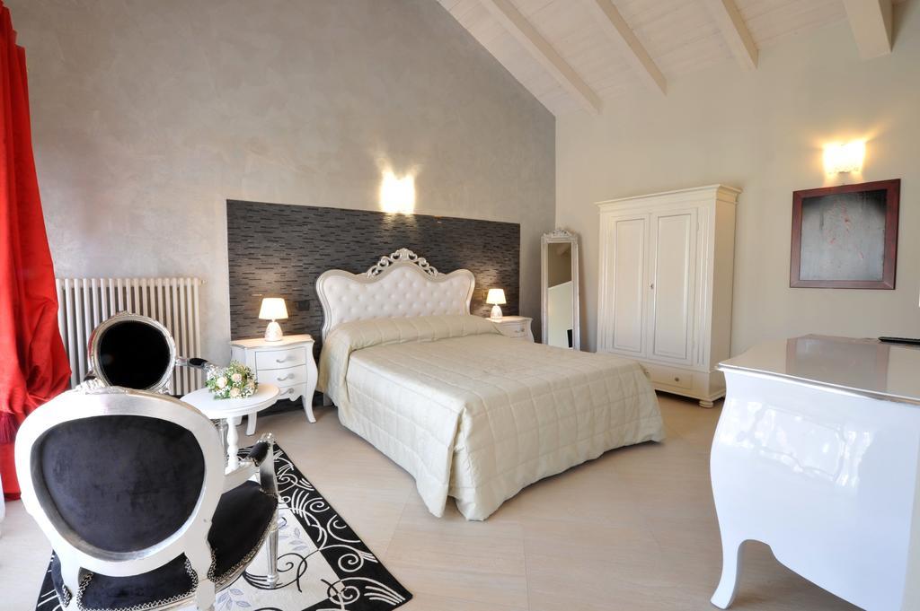 Agriturismo Cascina Varie Castagnito Exteriér fotografie
