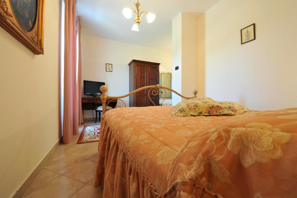 Agriturismo Cascina Varie Castagnito Exteriér fotografie