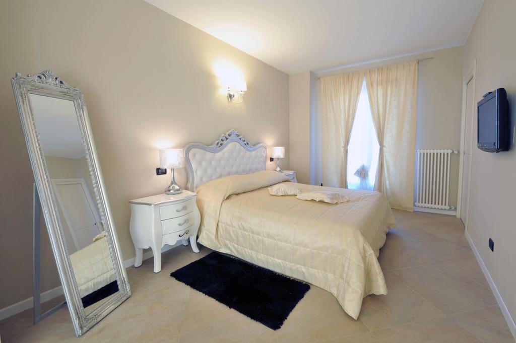 Agriturismo Cascina Varie Castagnito Exteriér fotografie
