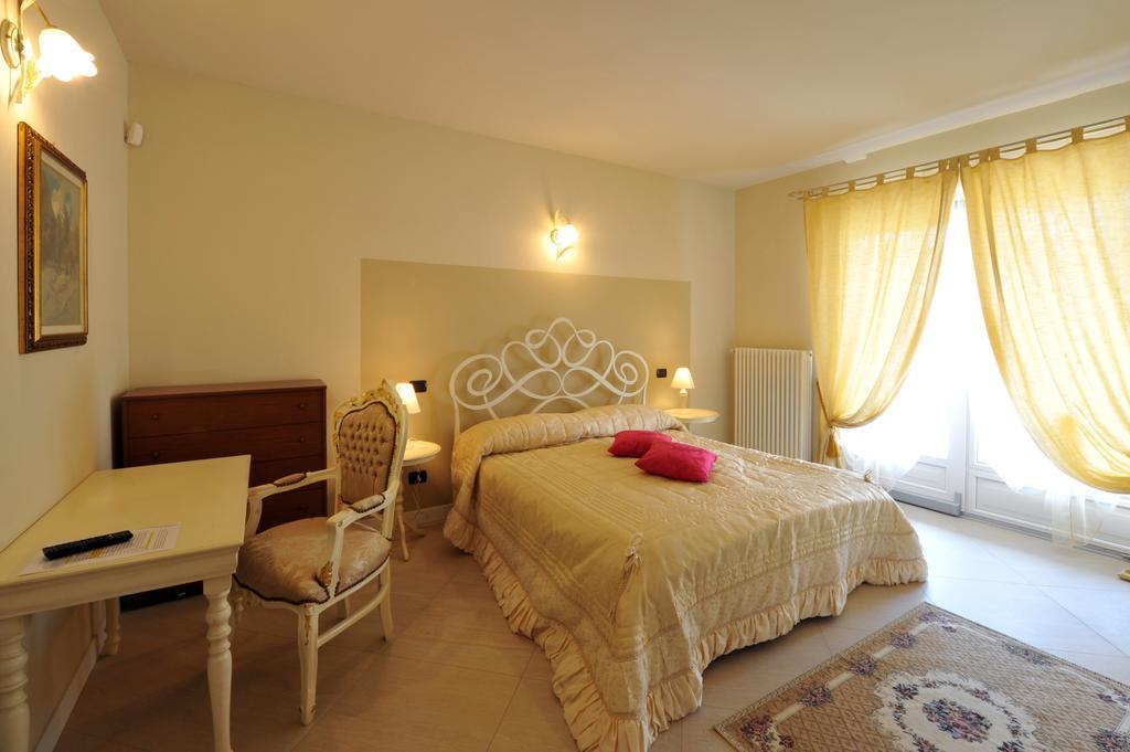 Agriturismo Cascina Varie Castagnito Exteriér fotografie