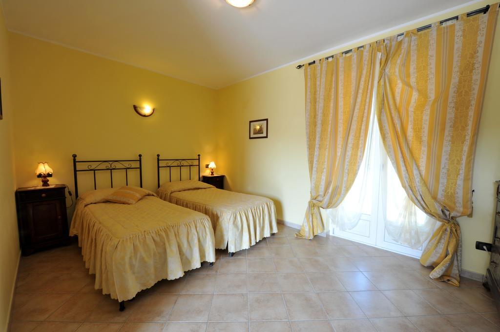 Agriturismo Cascina Varie Castagnito Exteriér fotografie