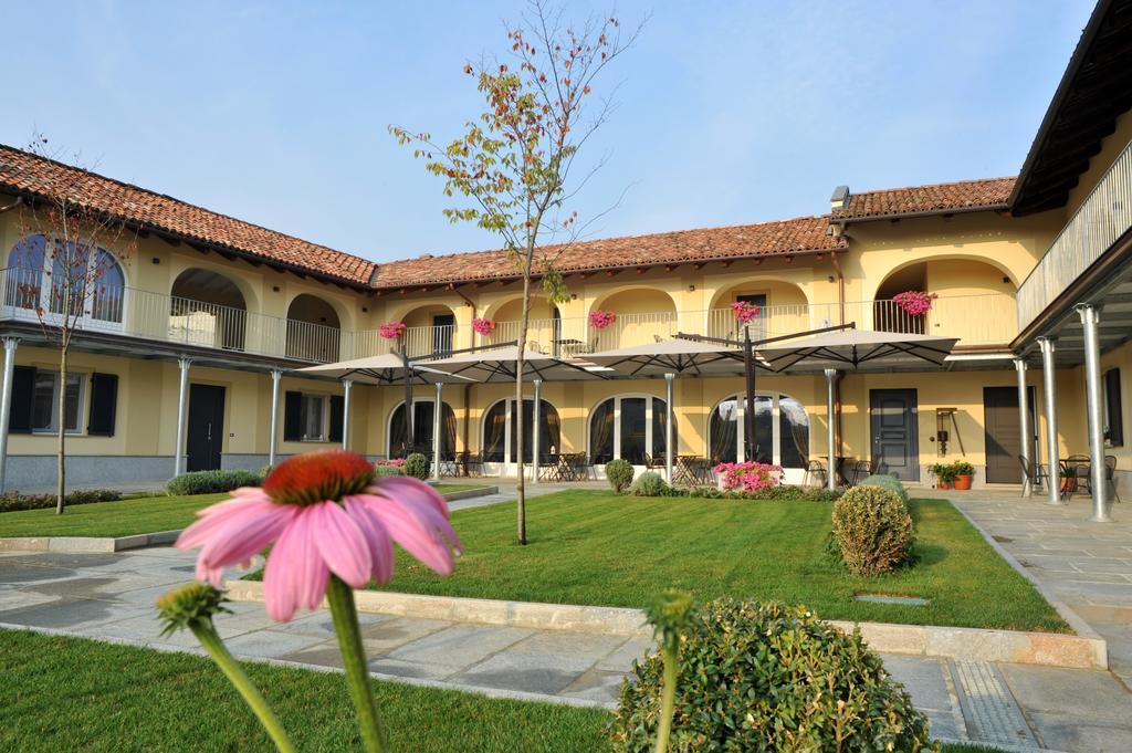 Agriturismo Cascina Varie Castagnito Exteriér fotografie