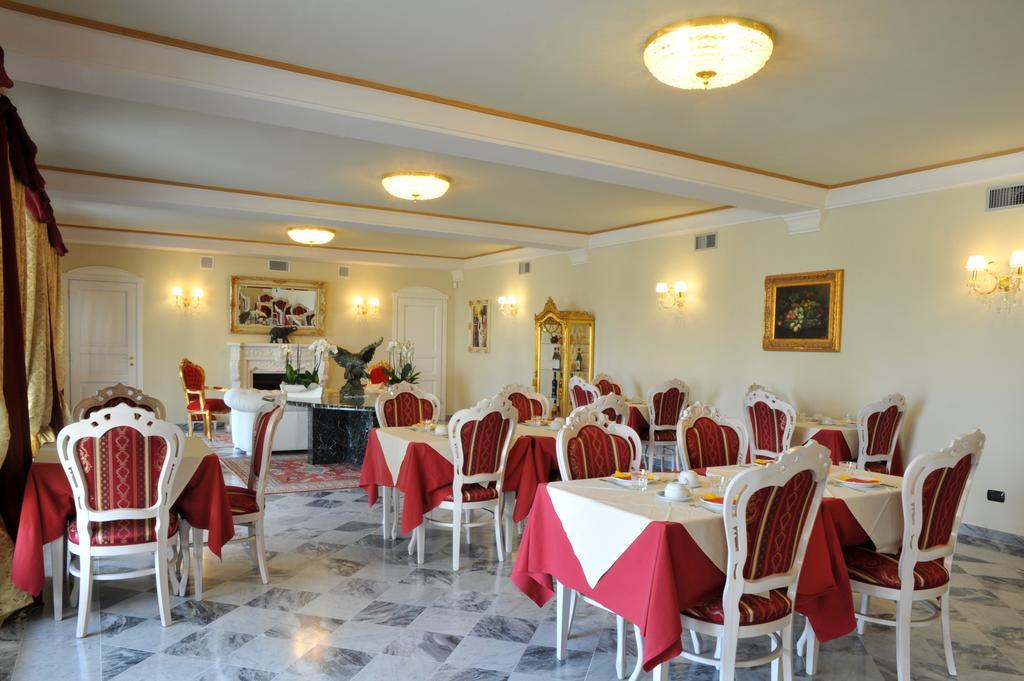 Agriturismo Cascina Varie Castagnito Exteriér fotografie